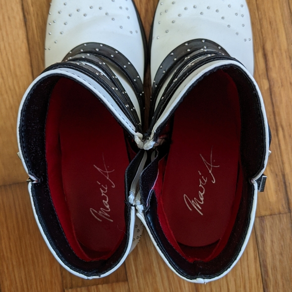 Studded white buckle booties - Picture 2 of 5